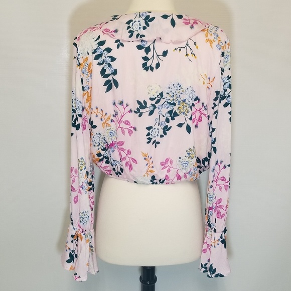 ALTAR'D STATE NWT Pink Floral Bell Sleeve Crop M - Picture 5 of 8